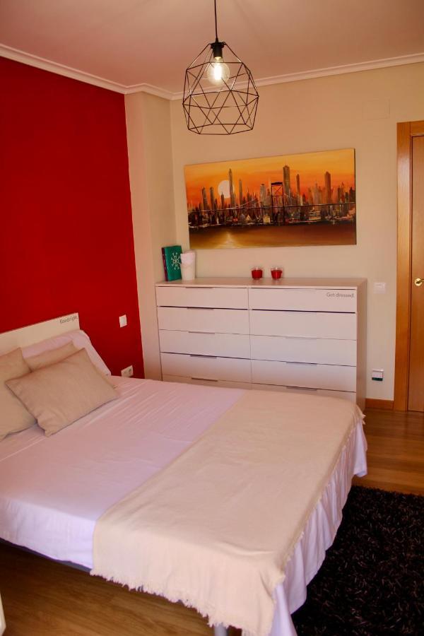 Atico En El Centro Con Amplia Terraza Apartment Entrena Exterior foto